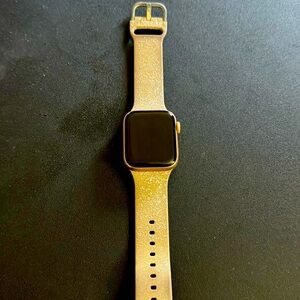 Apple Series 6 40mm watch Rose Gold (light pink)